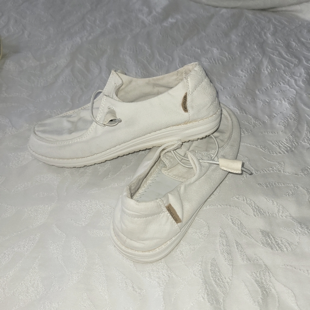 Womens Hey Dudes Size 8 White
